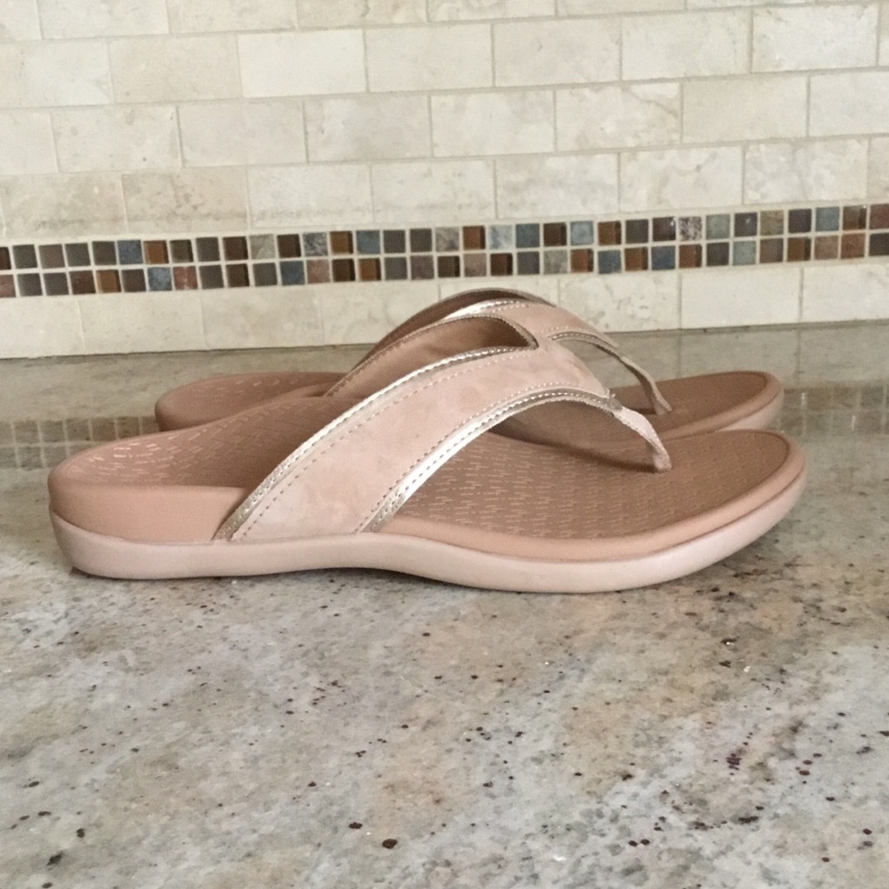 NEW Vionic Tava Suede Desert Sand Thong Sandals